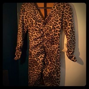Form fitting animal print dress 🥰